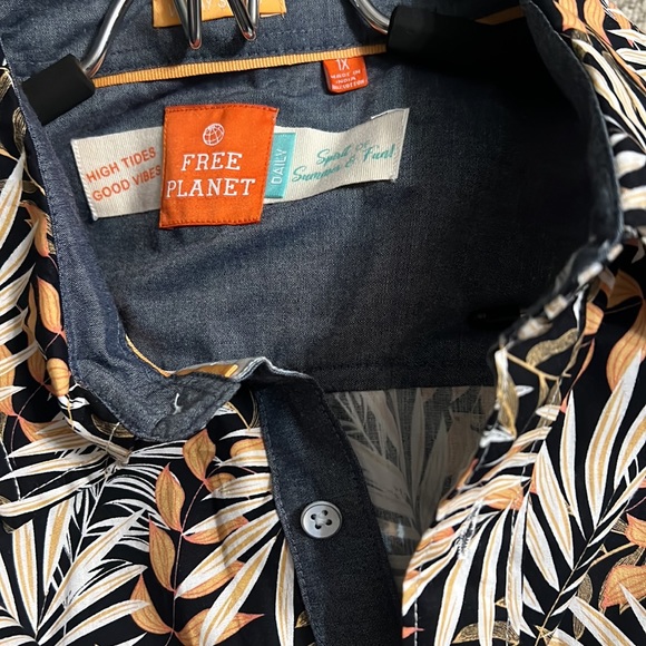 🙌🏾 Printed Poplin Short Sleeve Button Up Shirt 🤗 Vacay Spirit 🌴 - Picture 2 of 9